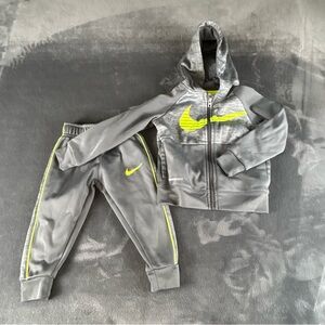 Nike Therma Fit Track Suit Hoodie & Pants Set Toddlers 2T Gray